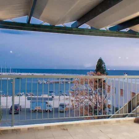 Penthouse With Roof Garden In Zygi Village Marina Prázdninový dům *