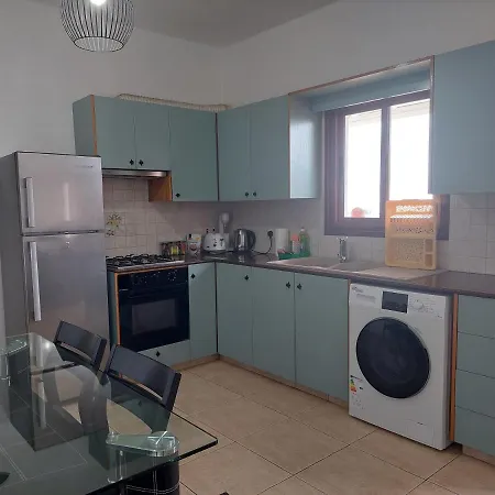 Casa vacanze Penthouse With Roof Garden In Zygi Village Marina Larnaca