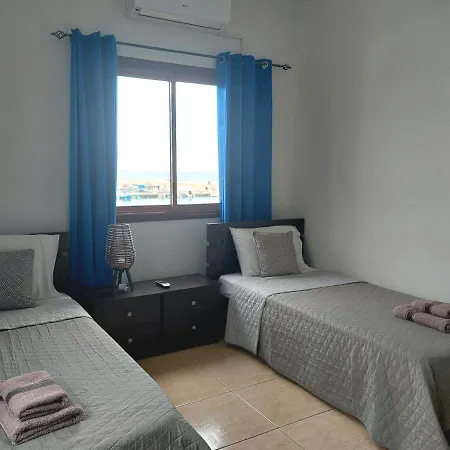 Penthouse With Roof Garden In Zygi Village Marina Prázdninový dům *