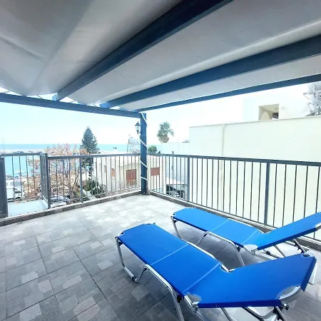 Penthouse With Roof Garden In Zygi Village Marina Casa vacanze Larnaca