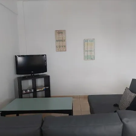 Prázdninový dům Penthouse With Roof Garden In Zygi Village Marina Larnaca
