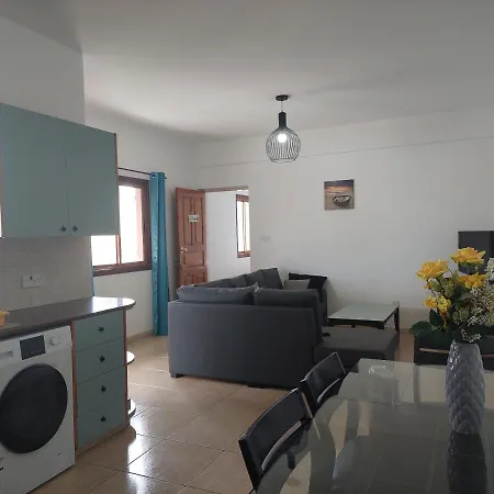 Prázdninový dům Penthouse With Roof Garden In Zygi Village Marina *