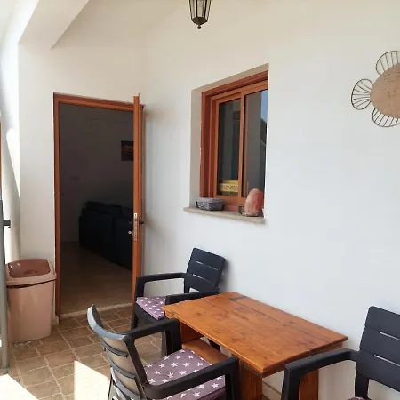 Prázdninový dům Penthouse With Roof Garden In Zygi Village Marina
