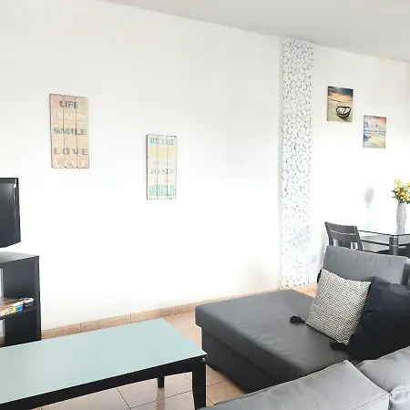 Prázdninový dům Penthouse With Roof Garden In Zygi Village Marina Larnaca
