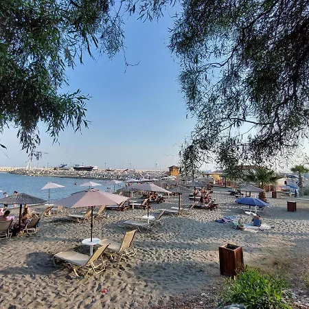Penthouse With Roof Garden In Zygi Village Marina بيت للعطل