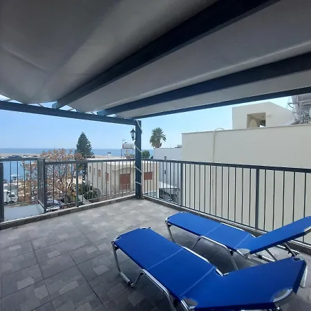 Penthouse With Roof Garden In Zygi Village Marina