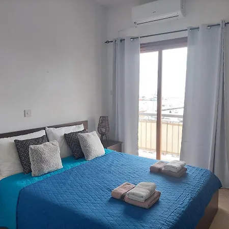 Σπίτι διακοπών Penthouse With Roof Garden In Zygi Village Marina