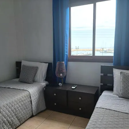 Penthouse With Roof Garden In Zygi Village Marina Σπίτι διακοπών *
